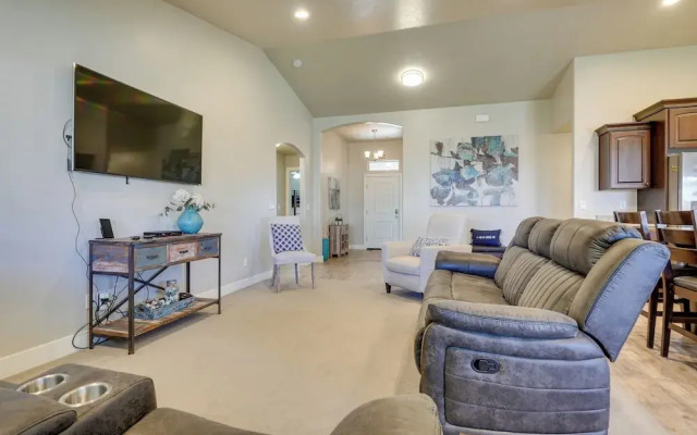 Hurricane Getaway w/ Private Pool, Mtn Views!