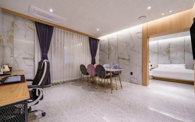 Gwangju Brown Dot Cheomdan