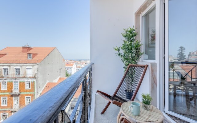 Renovated Sunny Apartment with Balcony, By TimeCooler