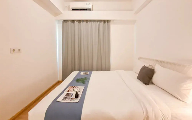 Cozy And Pool View 2Br At Sky House Bsd Apartment