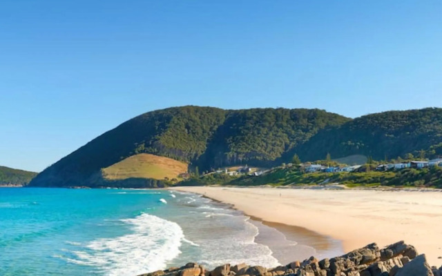 Boom 8 Boomerang Beach