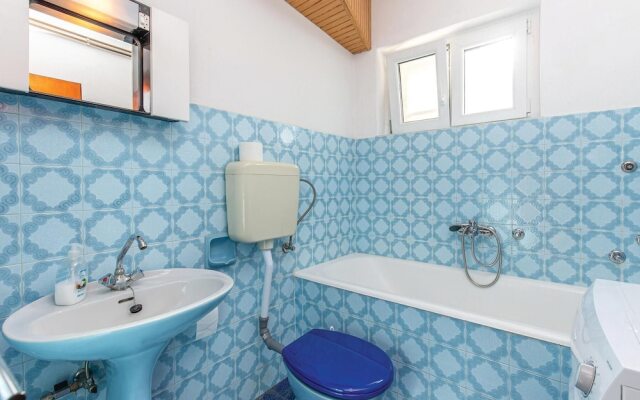 Amazing apartment in Novi Vinodolski w/ 3 Bedrooms
