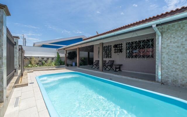 Casa com piscina e churrasqueira Penha SC AFF136