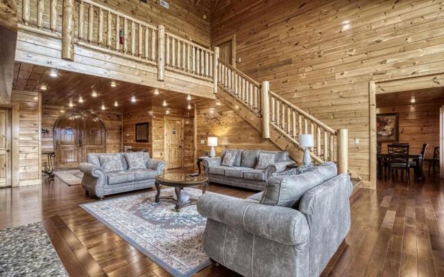 Serenity Mountain Pool Lodge - Nine Bedroom Cabin