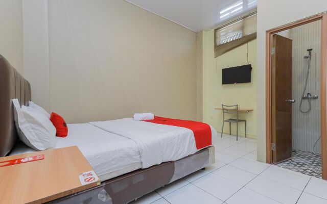 RedDoorz near BG Junction Surabaya