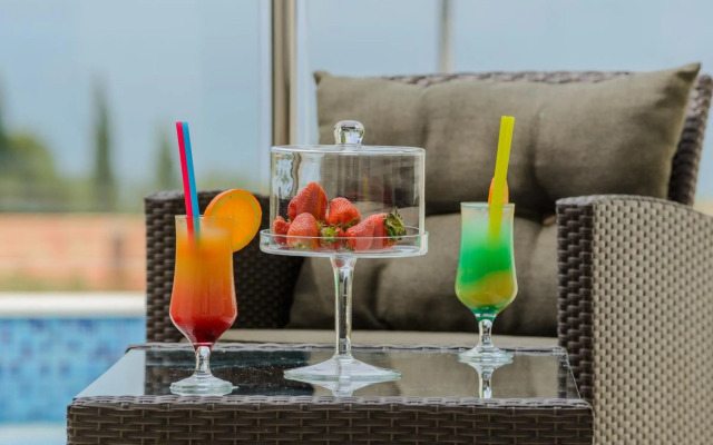 Tandem Apartments with Swimming pool