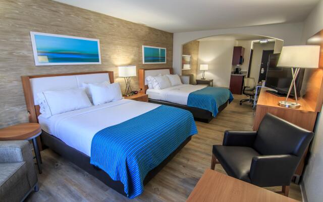 Holiday Inn Express & Suites Farmington by IHG