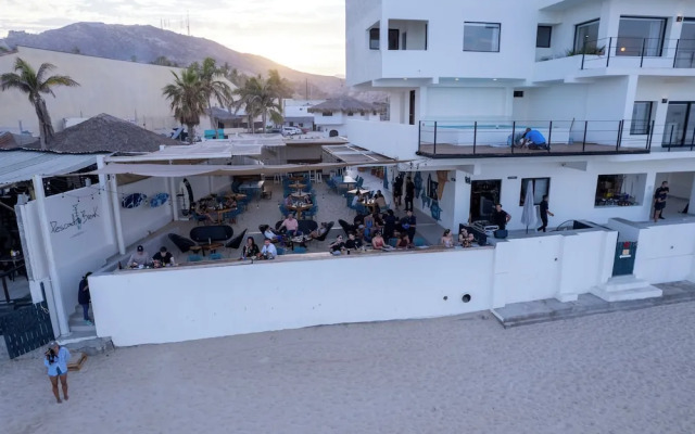 Cabo Break Hotel