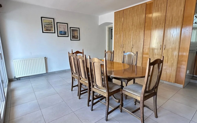 Ferran 32 in Roses With 4 Bedrooms and 2 Bathrooms