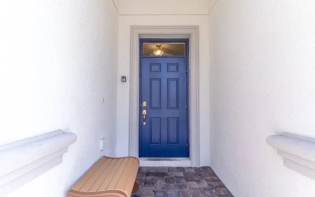 8907 Champions Gate