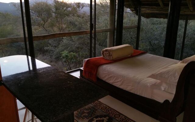 Thulani Game Lodge And Eco Estate