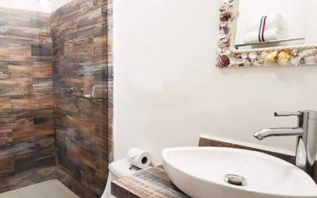 Tropicus 18 Romantic Zone Suite Room with Balcony