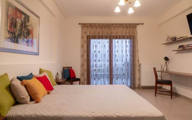 Paul's American Mansion- Volos suburb