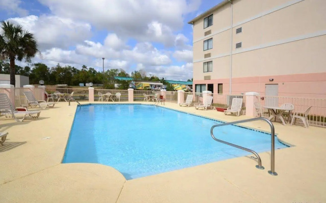 Spark by Hilton Biloxi Ocean Springs