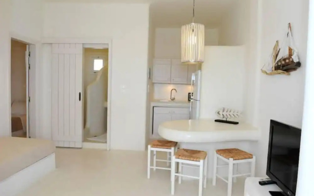 Sarakiniko View Studios