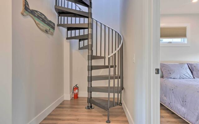 Traverse City Townhome: Walk to Beach!