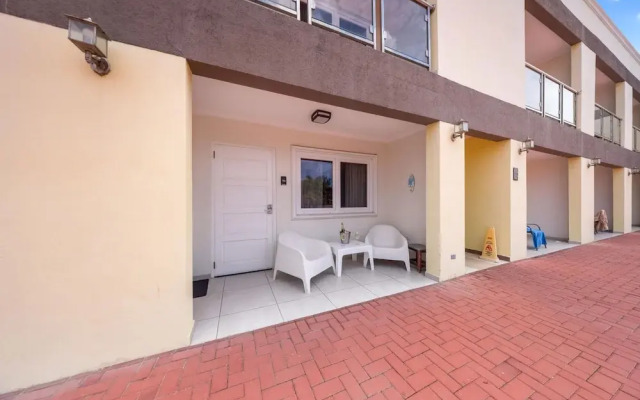 Cozy Bliss Condo w Pool Steps From Eagle Beach