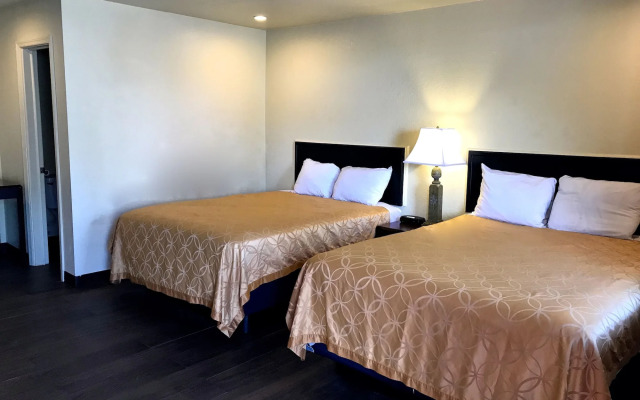 Whistling Pines - Daily & Extended Stay, Elizabeth City