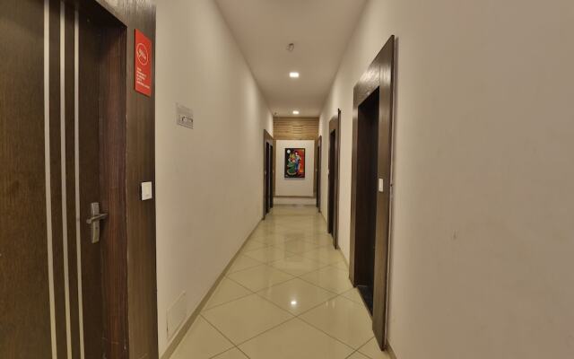 OYO 11649 Hotel Mahima