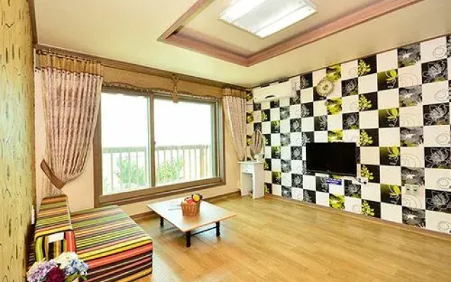 Mongsanpo Sound of Sea Wave Pension
