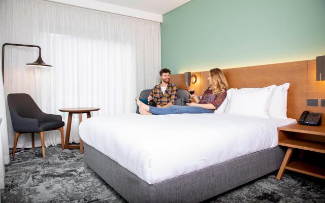 Holiday Inn Express And Suites Queenstown by IHG