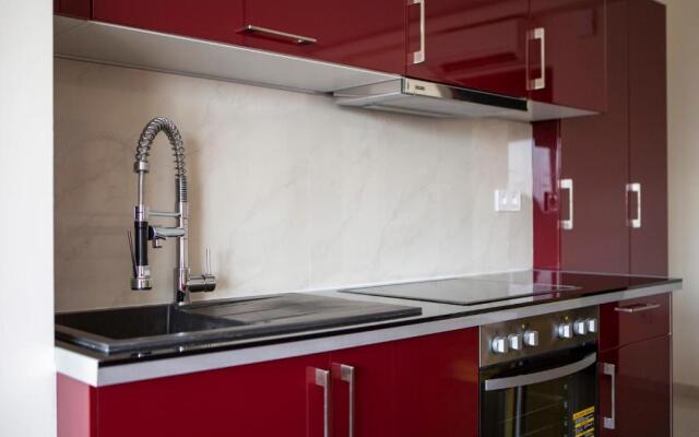 Unique 3 bedrm 3 bathrm apt - Acropolis views! SG69