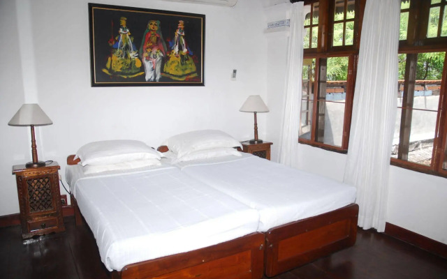 The Old Courtyard Hotel