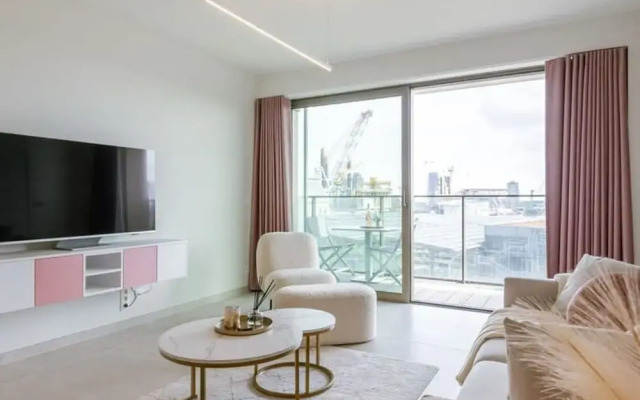 Apartment With Lateral sea View and Harbor View