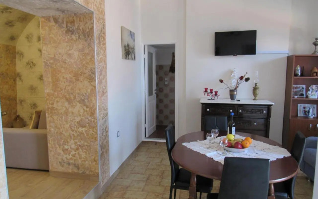 Pitini Sevasti house