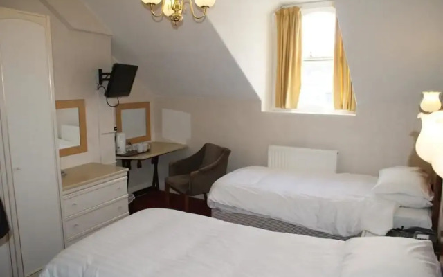 Queens Lodge