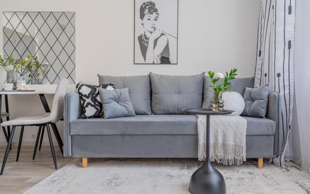 Лайт Апартаменты на улице Академика Парина 37А