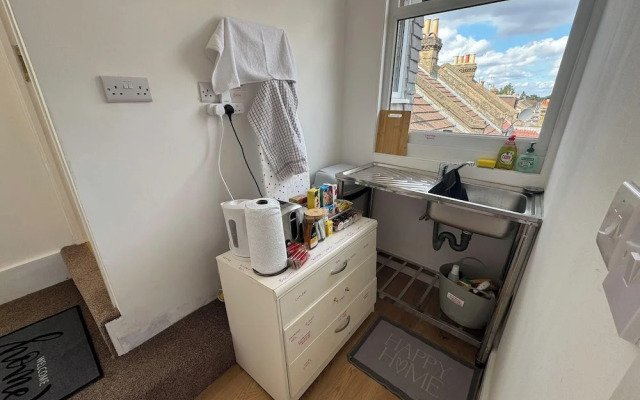 Lancing Road Cozy Apartment in Croydon