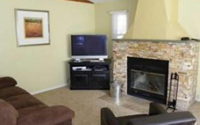 RedAwning Moonridge Mountain Retreat