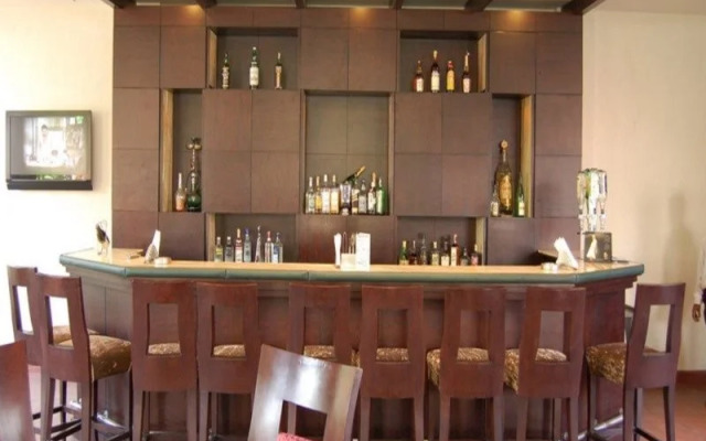 OYO 8771 Hotel Allahabad Regency