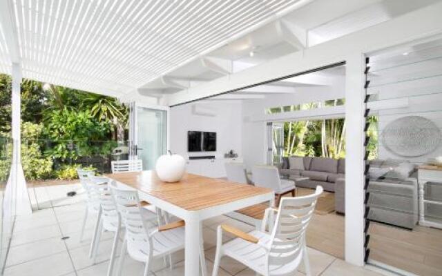 9 Cooran Court