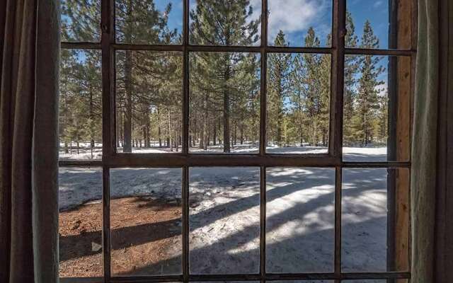 3901 Azure Avenue 2 Bedroom Cabin