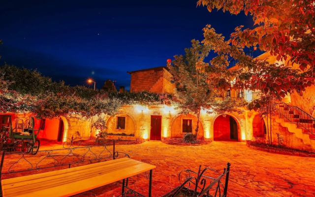 Alaca Cave Suites