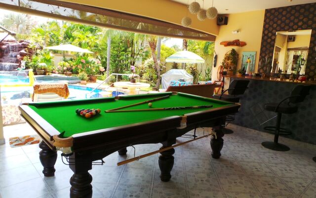 Relaxing Palm Pool Villa