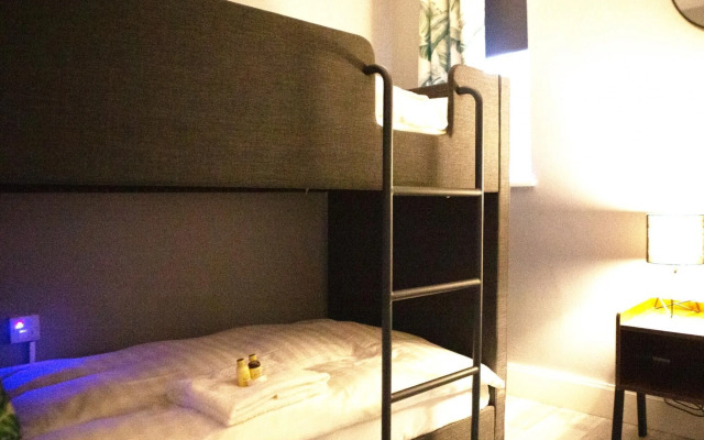 George s Studio Liver House