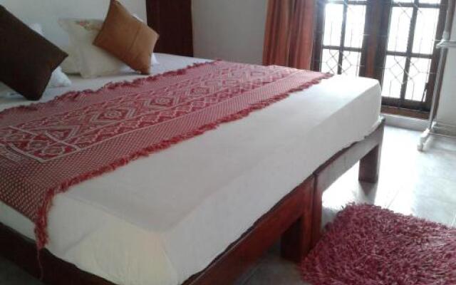 Lakeside eco Lodge