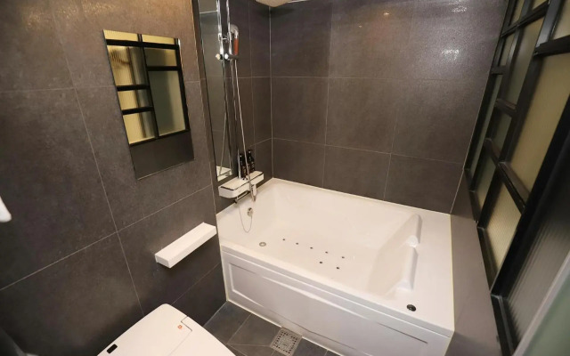 The Unique Hotel 28