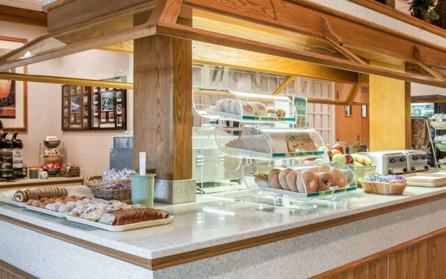 Quality Inn & Suites Monroe