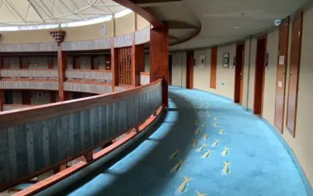 Boyu Zangcheng Linka Hotel