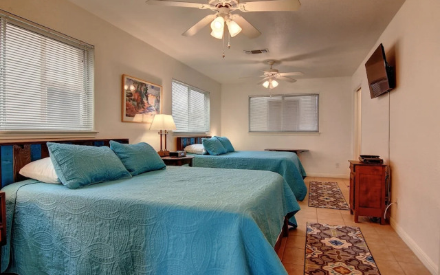 Gracelanda Ww C302 1 Bedroom Condo by RedAwning