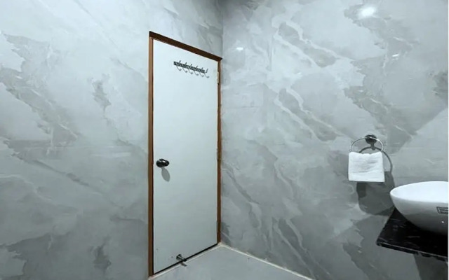 Hotel Vrinda Niddhivan- near Prem mandir