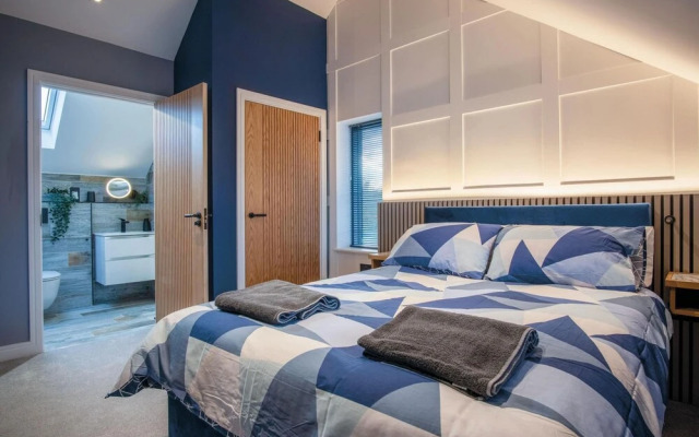 Ty Cyfoes - Luxurious 4 Bedroom - St. Florence