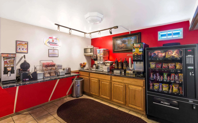 Super 8 By Wyndham Sheridan