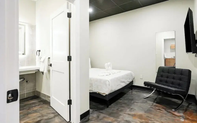 461 Melwood Suites Unit 101 2Bed/2Bath
