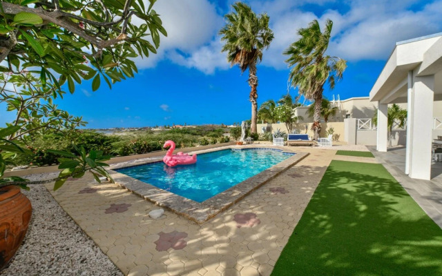 Ocean View! Fully Renovated Villa, Private Pool!