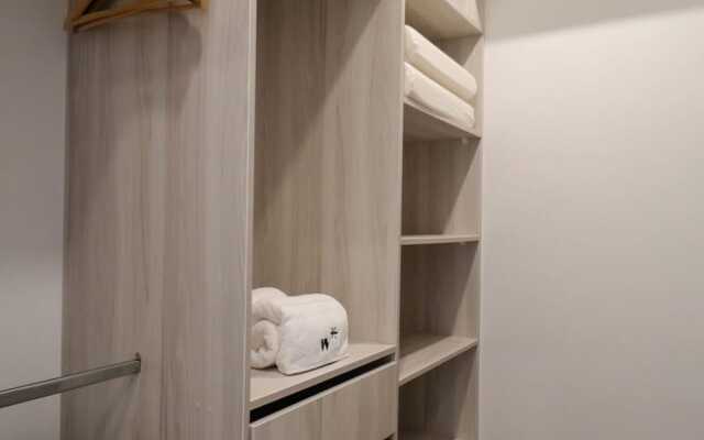 w 2BR With Balcony in Luxury Building Barranco